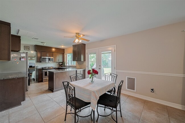 Building Photo - 3426 Hidden Creek Dr