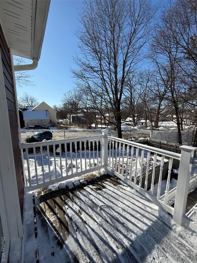 Building Photo - 24 St James Pl