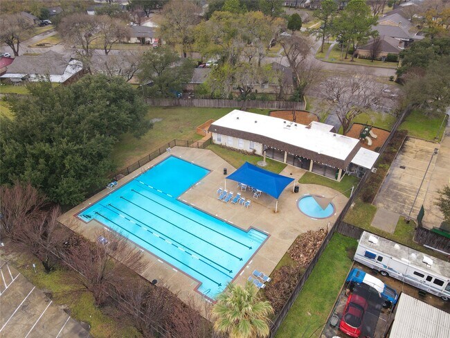 Building Photo - 12727 Westella Dr