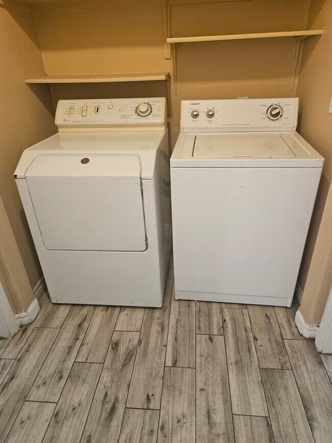 Building Photo - 6102 Hillside Bloom Ct