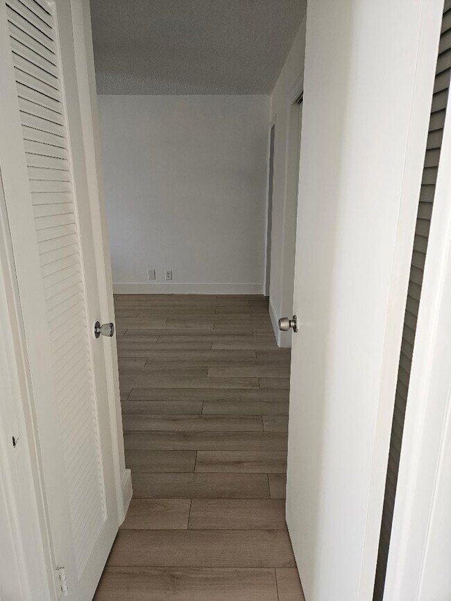 Building Photo - 777 SE 2nd Ave