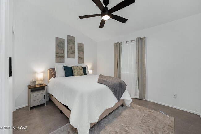 Building Photo - 5537 W Panther Butte St