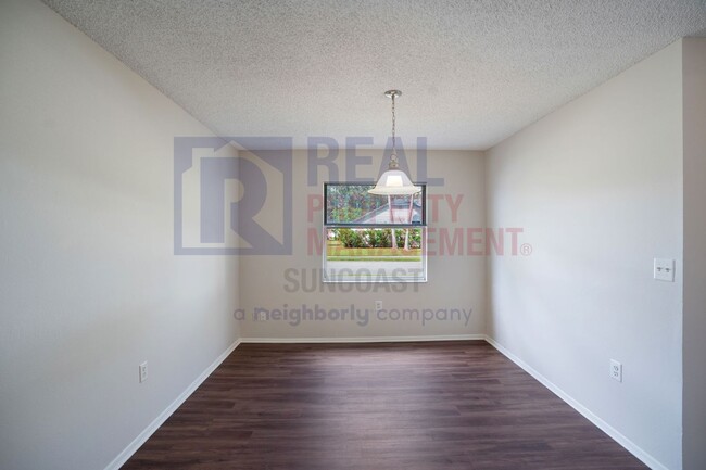 Building Photo - Lovely 3 Bed 2 Bath in Bradenton available...