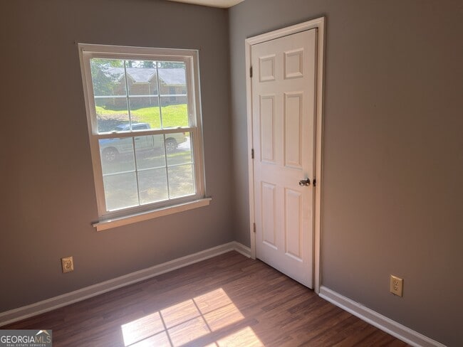 Building Photo - 2561 Lewfield Cir SE
