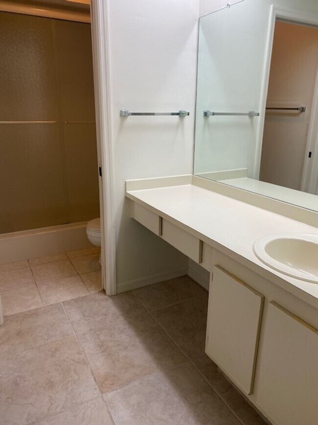 Building Photo - 2 Bedroom 2 Bathroom 2nd floor condo in Cross Creek Golf Community