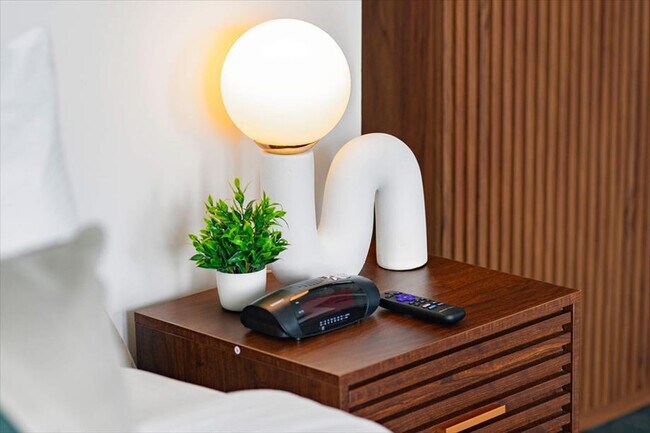 Building Photo - 1701 Alton Rd