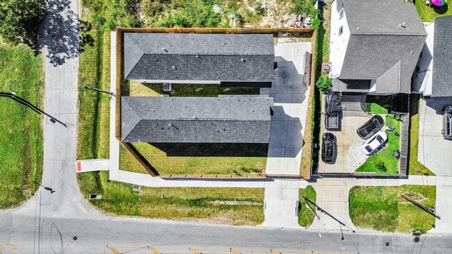 Building Photo - 4129 E Toliver St
