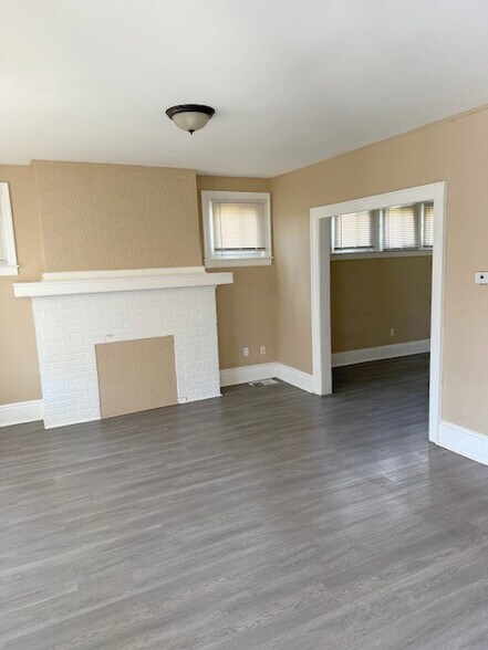 Building Photo - 1568 Highland St