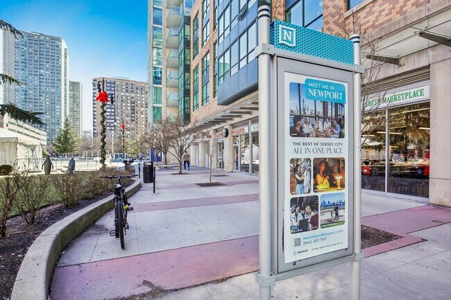 Building Photo - 20 Newport Pkwy