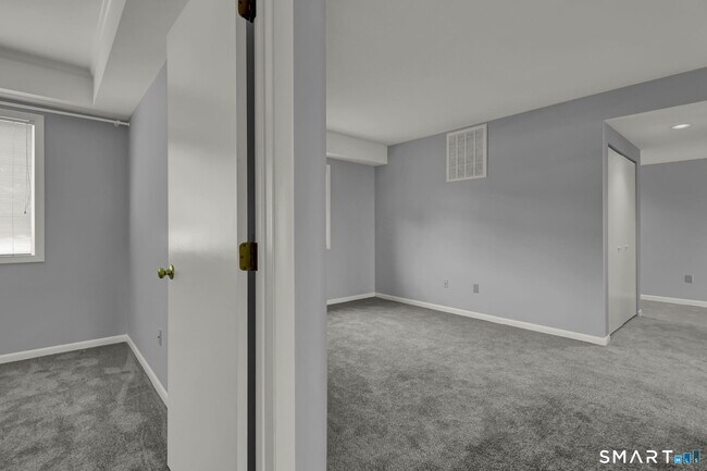 Building Photo - 1128 Windward Rd