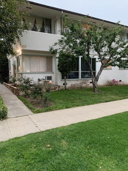 Building Photo - 144 S Bedford Dr
