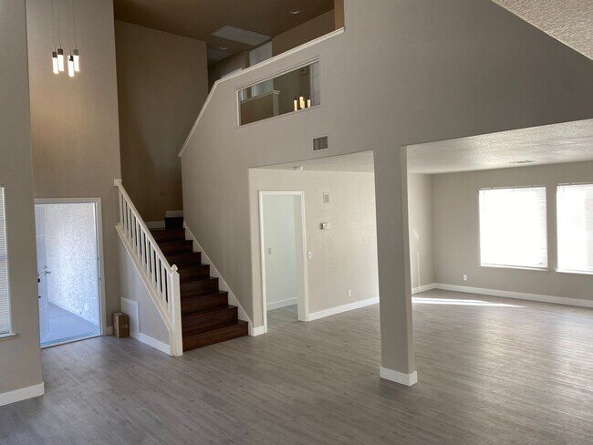 Building Photo - Stunning & REMODELED! 2-Story, 3Bedroom an...