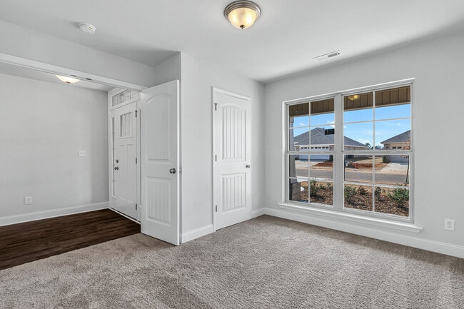 Building Photo - 201 Abercorn Dr