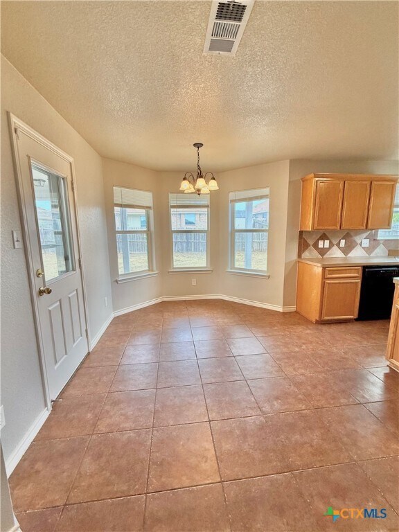 Building Photo - 2409 Vernice Dr