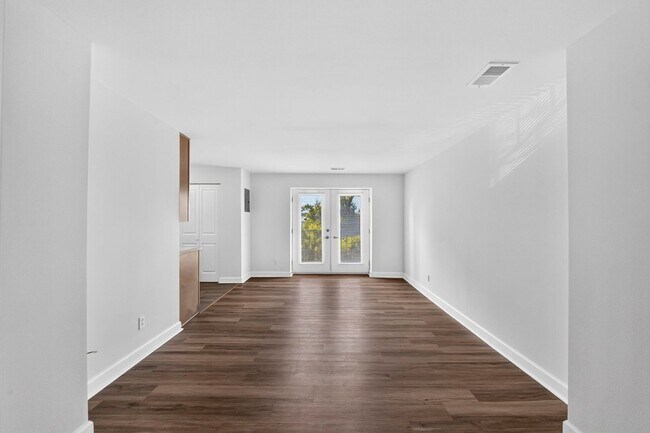 Building Photo - 5630 Pershing Ave