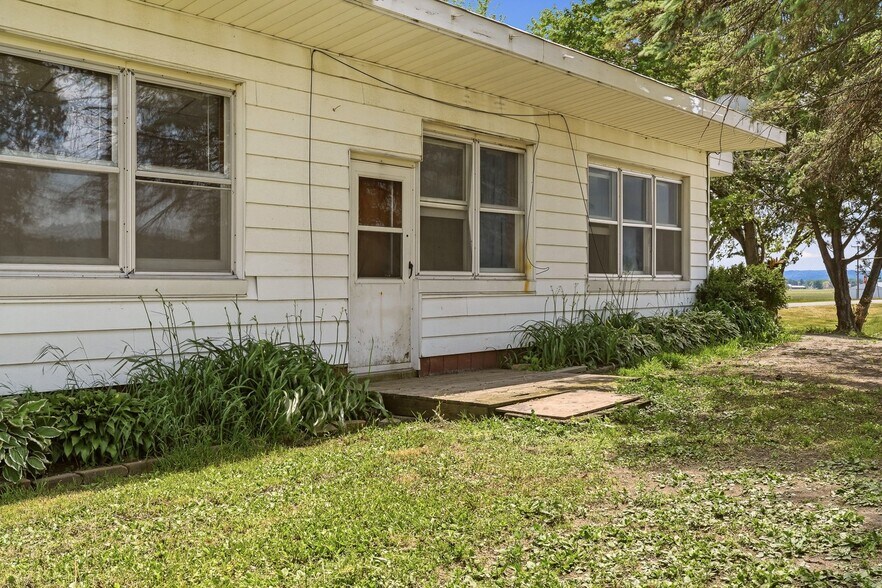 Building Photo - 13979 Fedora Rd