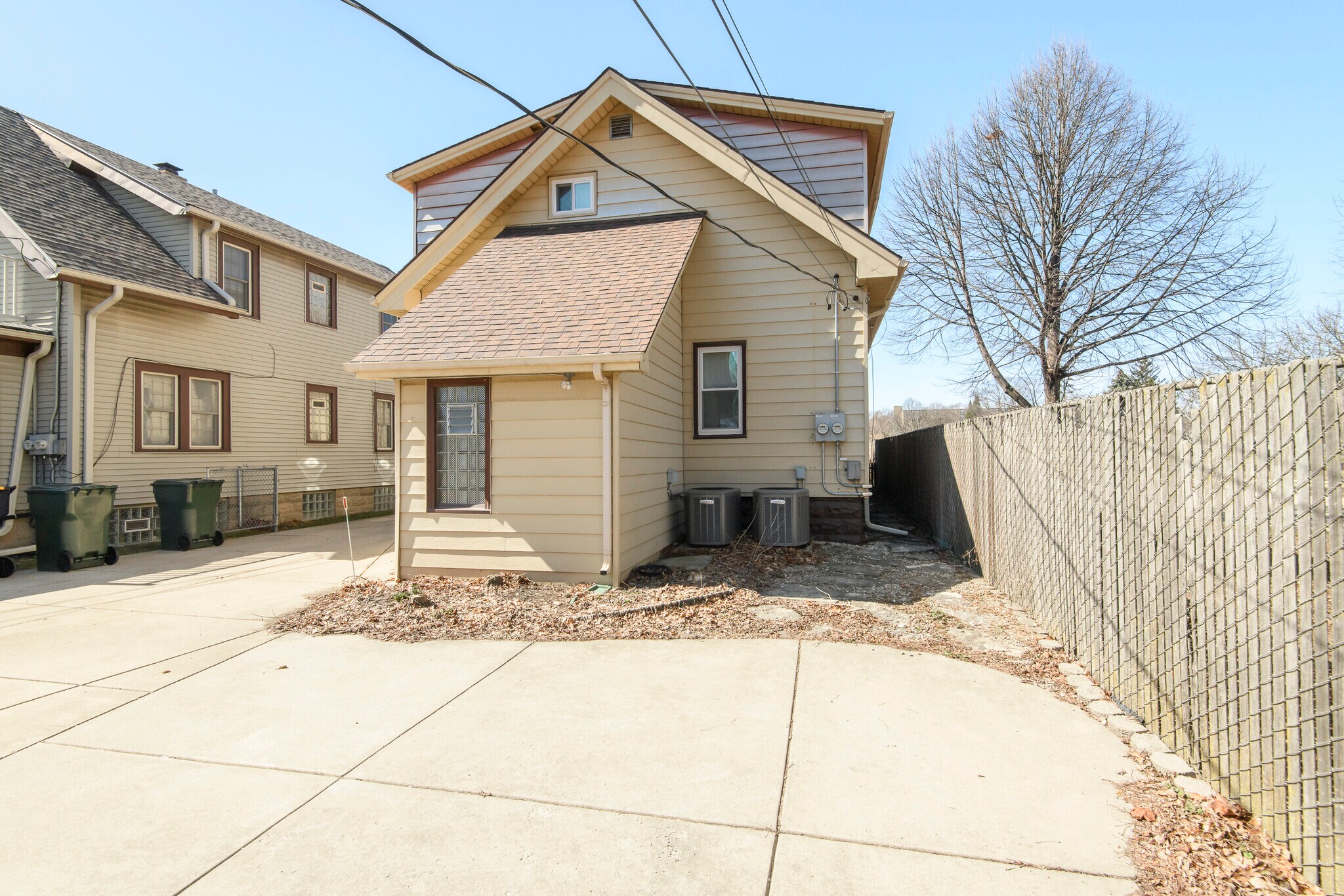 Building Photo - 2028 S 85th St