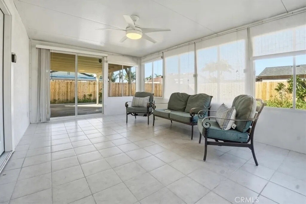 Building Photo - 1573 Casarin Ave