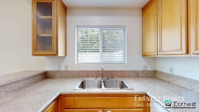 Building Photo - 20300 Vanowen St