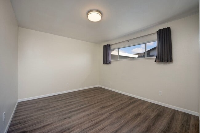 Building Photo - 2168 Ferran Ave
