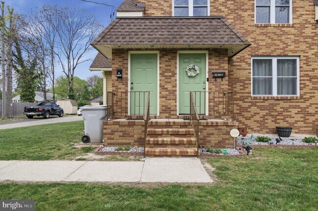 Building Photo - 1130 E Park Ave