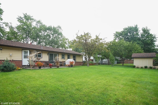 Building Photo - 944 Victoria Ln