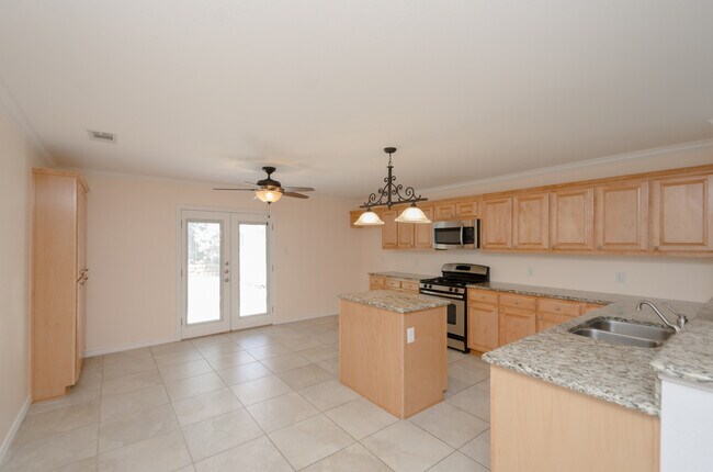 Building Photo - Updated 4 Bedroom 2 Bath home for Lease in...