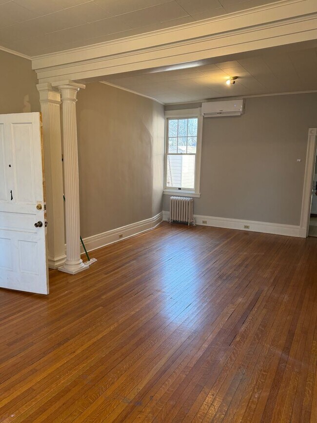 Building Photo - 114 S West St