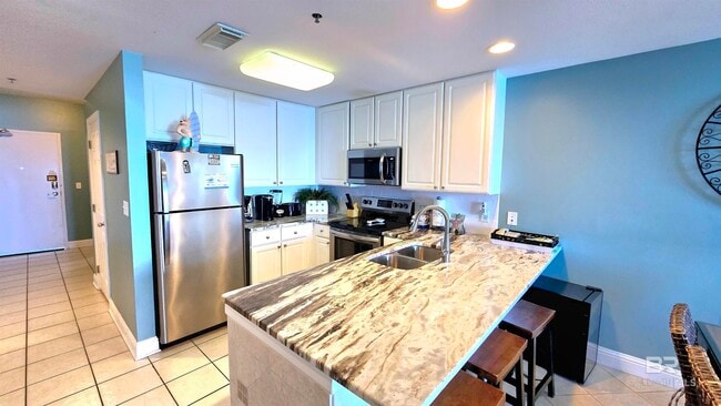 Building Photo - 455 E Beach Blvd