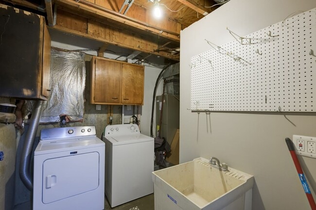 Building Photo - Beautiful Townhome Near Gunner's Lake in Germantown