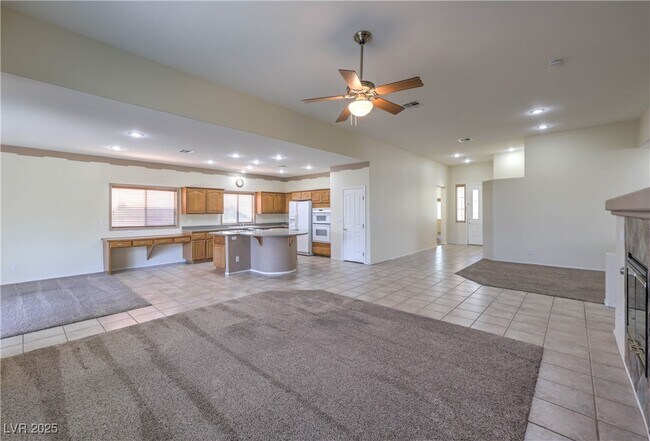 Building Photo - 10504 Narra Pl