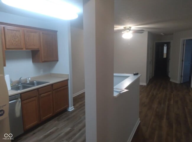 Building Photo - 9820 Legends Creek Dr