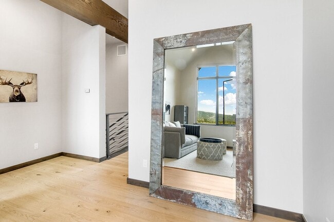 Building Photo - Luxury ski season rental is an entertainer...