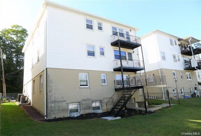 Building Photo - 156 Truman Ave