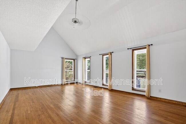Building Photo - 407 Grenham Rd