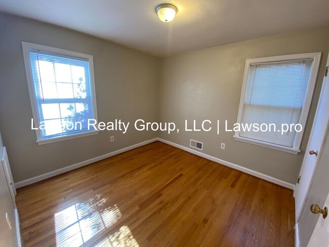 Building Photo - Cozy Raleigh Court Ranch with Partially Finished Basement