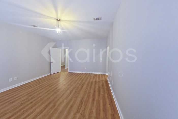 Building Photo - 1389 Old Rd