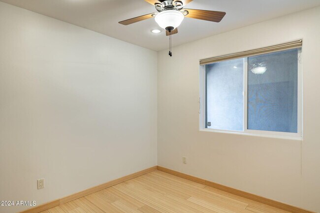 Building Photo - 8643 E Sandalwood Dr