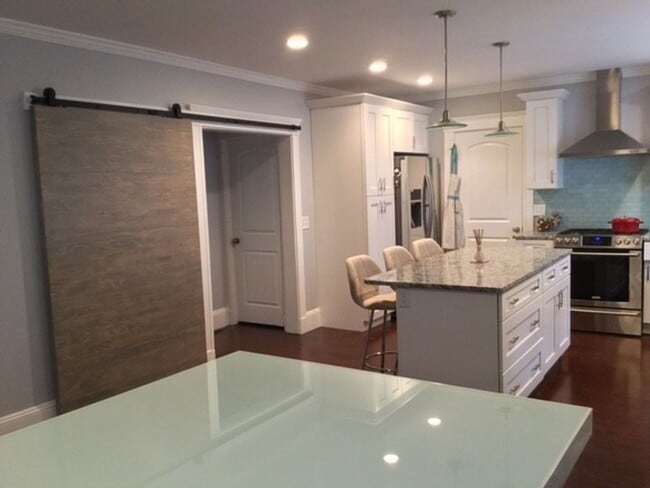 Building Photo - Breathtaking gorgeous 2bd unit in a quiet ...