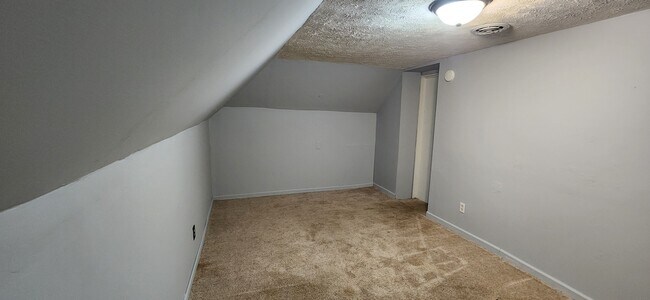 Building Photo - 115 E Conron Ave