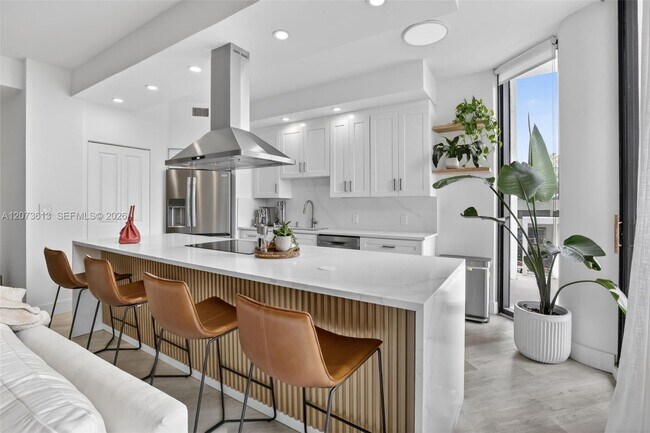 Building Photo - 20185 E Country Club Dr