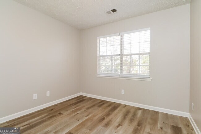 Building Photo - 733 River Mist Dr
