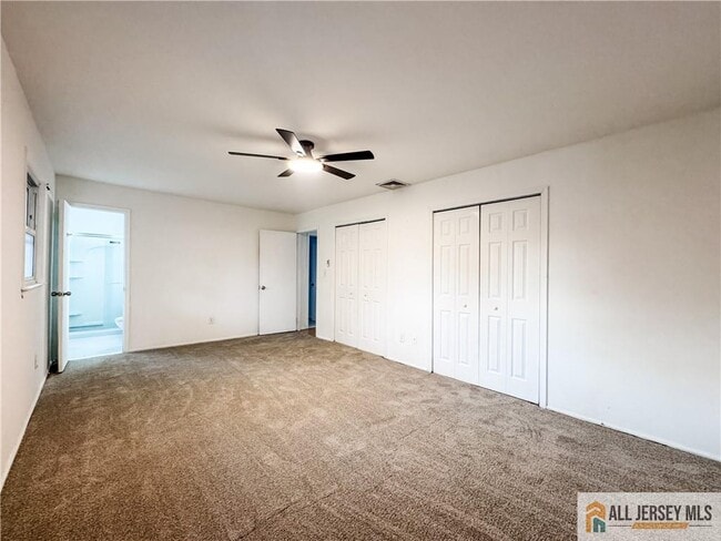 Building Photo - 742 Grove Ave