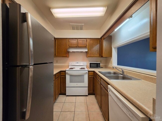Building Photo - 3041 Belle Meade Dr