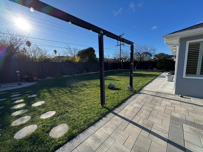 Building Photo - 38267 Farwell Dr