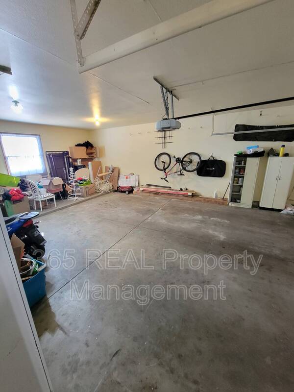 Building Photo - 5601 W 18th St