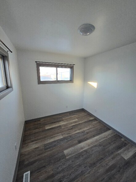 Building Photo - 2020 Mesa Ave