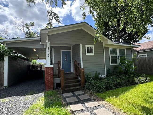 Building Photo - completely renovated 1930 Craftsman bungal...