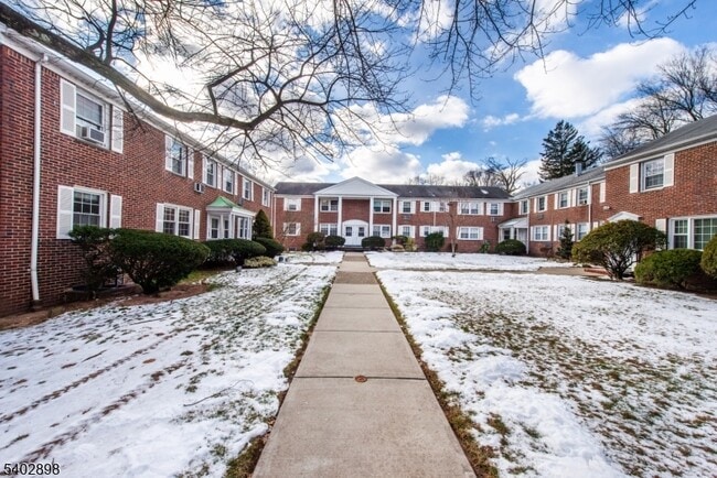 Building Photo - 445 Morris Ave