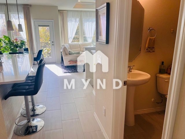 Building Photo - 10965 Cannes Memorial Dr